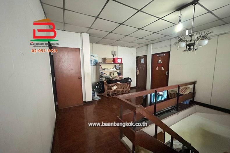 ที่ดินพร้อมอาคาร ซอยลาดพร้าว 87 แยก 5 เนื้อที่ 100 ตรว. ถนนลาดพร้าว แขวงคลองเจ้าคุณสิงห์ เขตวังทองหลาง กรุงเทพฯ 10