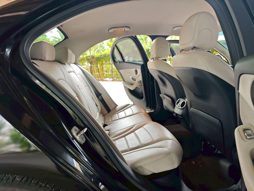 🚗 2019 Mercedes-Benz C200 Avantgarde Sedan AT รูปที่ 16