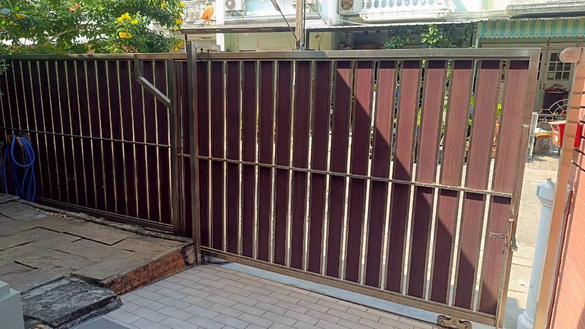 ให้เช่าทาวน์โฮม 2 ชั้น หมู่บ้านสุขุมวิทการ์เด้นซิตี้ 2 มี 4 ห้องนอน 35,000 บาท/เดือน 2