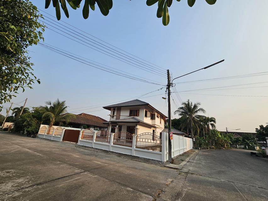 บ้านสันผีเสื้ออำเภอเมืองเชียงใหม่ ในโครงการรุ่งเรืองเลควิว 13