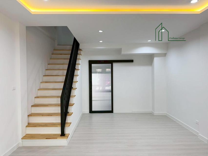 ทาวน์โฮม 3 ชั้น เล่นระดับ ซอยนาคนิวาส37 โชคชัย 3