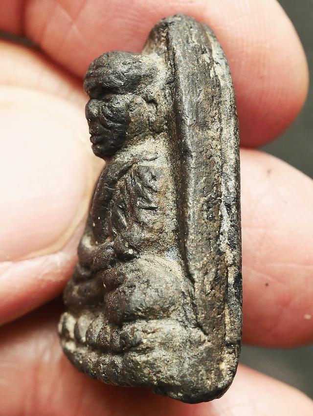 หลวงปู่ทวดเนื้อว่าน รุ่นแรก พิมพ์กรรมการ วัดช้างให้ ปี 2497.....เก่าๆ 8