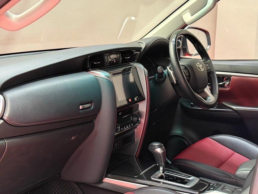 2019 TOYOTA FORTUNER TRD รถมือเดียวออกป้ายแดง รถวิ่งน้อย ประวัติศูนย์ครบ ไม่เคยมีอุบัติเหตุครับ 11
