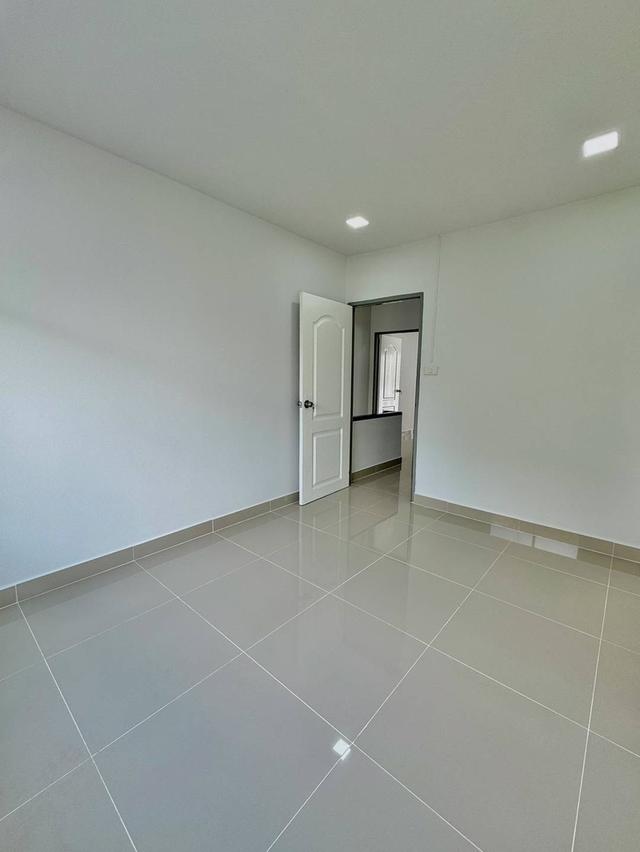 หมู่บ้านจิตรณรงค์การ์เด้นเฮา 10
