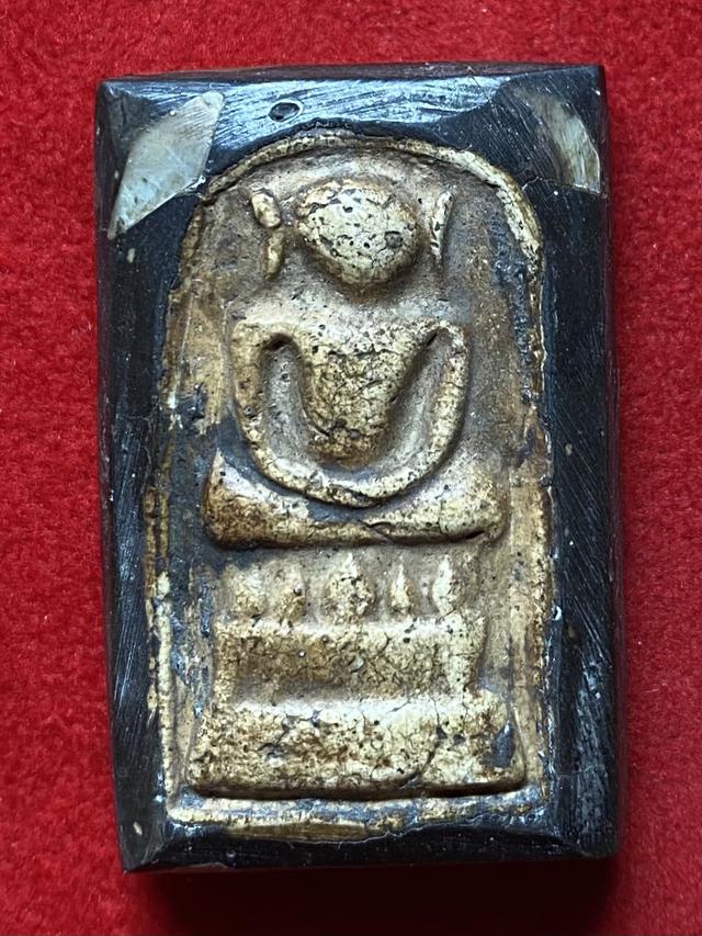 พระสมเด็จ พิมพ์ไกเซอร์ หลังมุกจปร. 2411 กรุวัดพระแก้ว วังหน้า