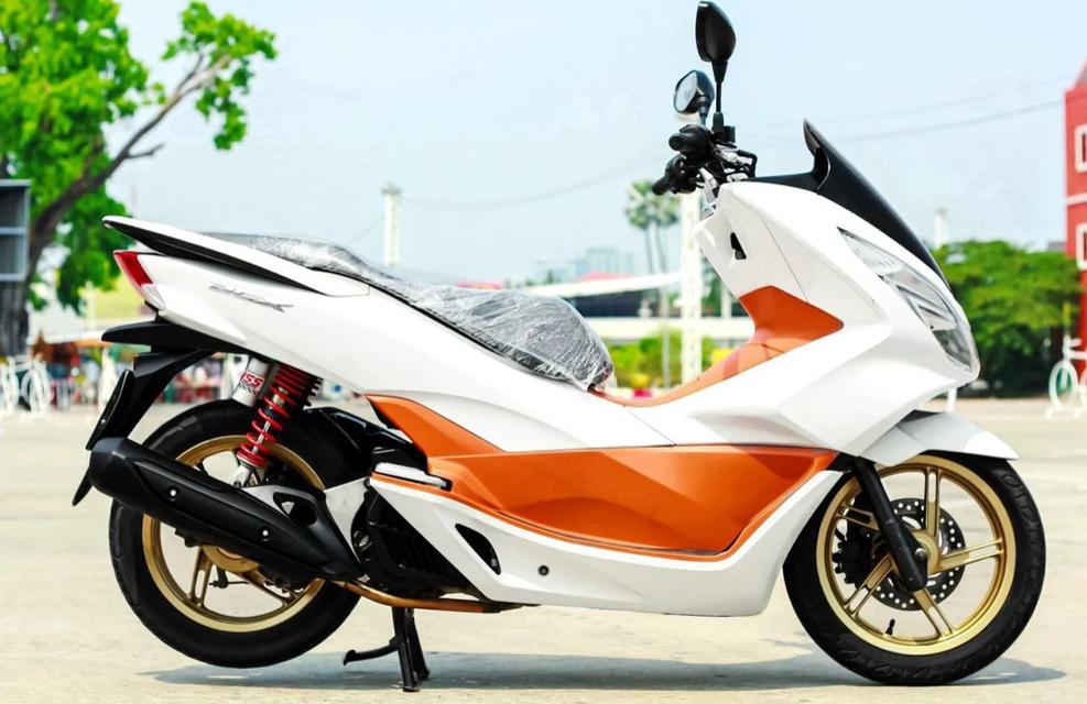 Honda PCX 150 สีขาว - ส้ม 3