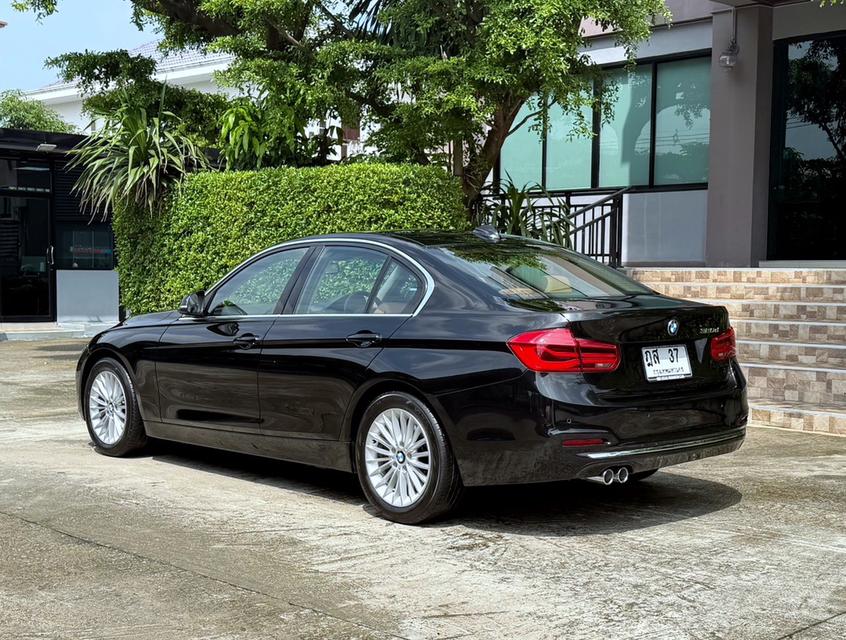 2019 BMW 320D F30 LCI รถมือเดียวออกป้ายแดง รถวิ่งน้อย เข้าศูนย์ทุกระยะ รถไม่เคยมีอุบัติเหตุครับ