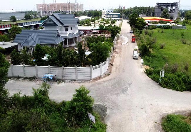 ขายที่ดิน หนองจอก ตรงข้ามบางกอกอารีน่า ติดคลองลำผักชี ถนนเชื่อมสัมพันธ์ เนื้อที่ 1-2-66 ไร่ 7