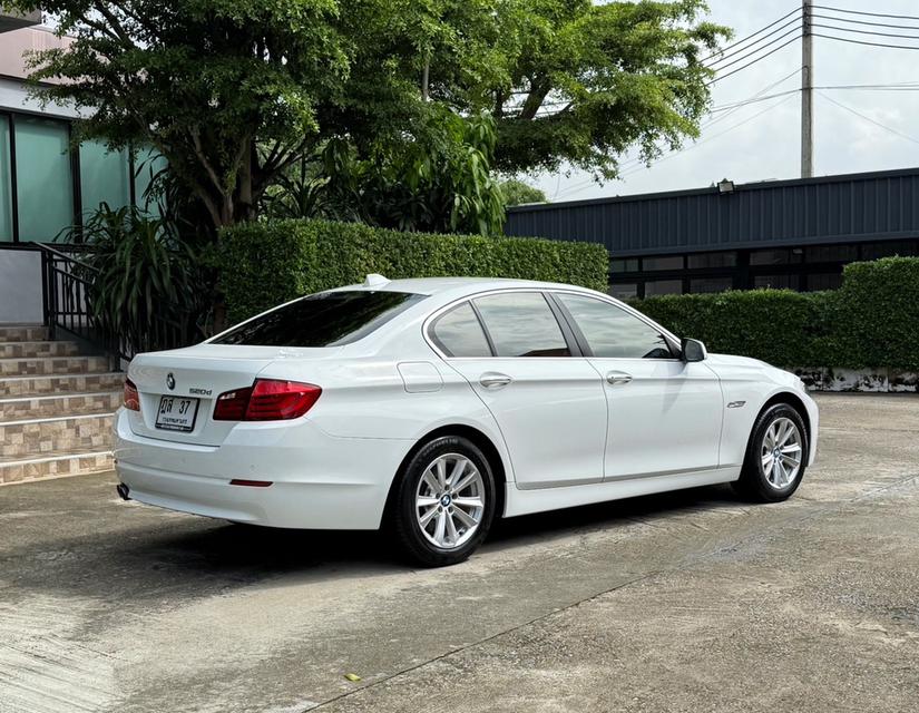 2013 BMW 520D F10 รถมือเดียวออกป้ายแดง รถวิ่งน้อย เข้าศูนย์ทุกระยะ รถไม่เคยมีอุบัติเหตุครับ