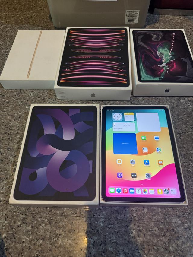 ขายๆๆๆถูกๆๆiPadAir5 M1 สีPurple 64กิ๊ก Wifi Only มีกล่องอีมี่ตรงใช้งานดีทุกๆฟังชั่นสูนTrueทุกๆฟังชั่นรีสโตได้ตลอดไม่มีติดไอคราว Model TH/A ( จอสวยๆขาว