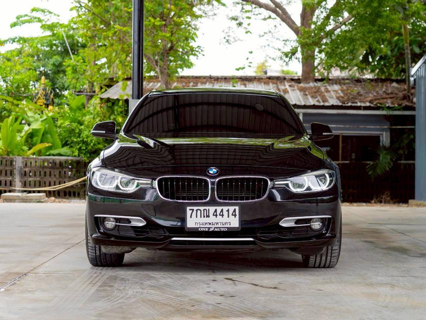BMW 330e 2.0 Sport ปีจด 18 6
