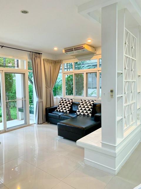 MRT เลี่ยงเมืองปากเกร็ด 600 ม. เซ็นทรัล แจ้งวัฒนะ 1 กม. บ้าน2 ชั้นพร้อมสวน 72 ตร.วา. 290 ตร.ม. ทำเลยอดเยี่ยม จัดเต็มเฟอร 4