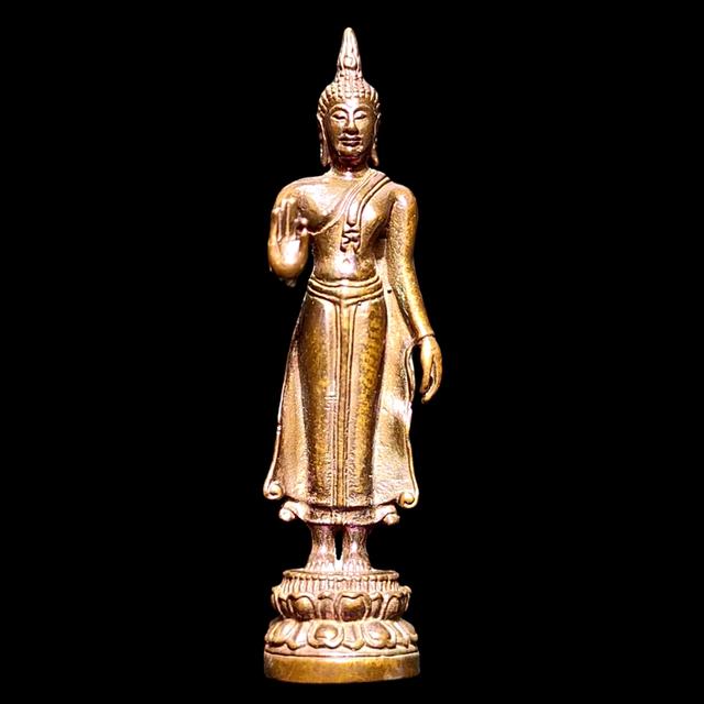 พระปางลีลา พระประจำนครหาดใหญ่ ที่ระลึกงานฉลอง 72 พรรษา พระบา ทสมเด็จพระเจ้าอยู่หัว รัชกาลที่ 9