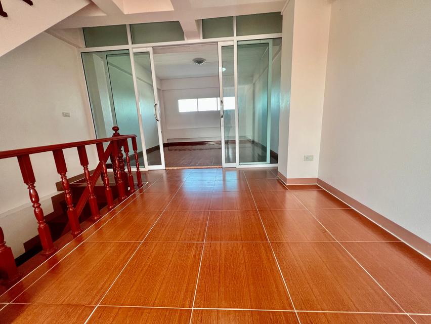 🏡 ขายอาคารพาณิชย์ โครงการฟ้าเคียงดาว จ.อ่างทอง อาคารพาณิชย์ 2.5 ชั้น จำนวน 2 คูหาติดกัน 11