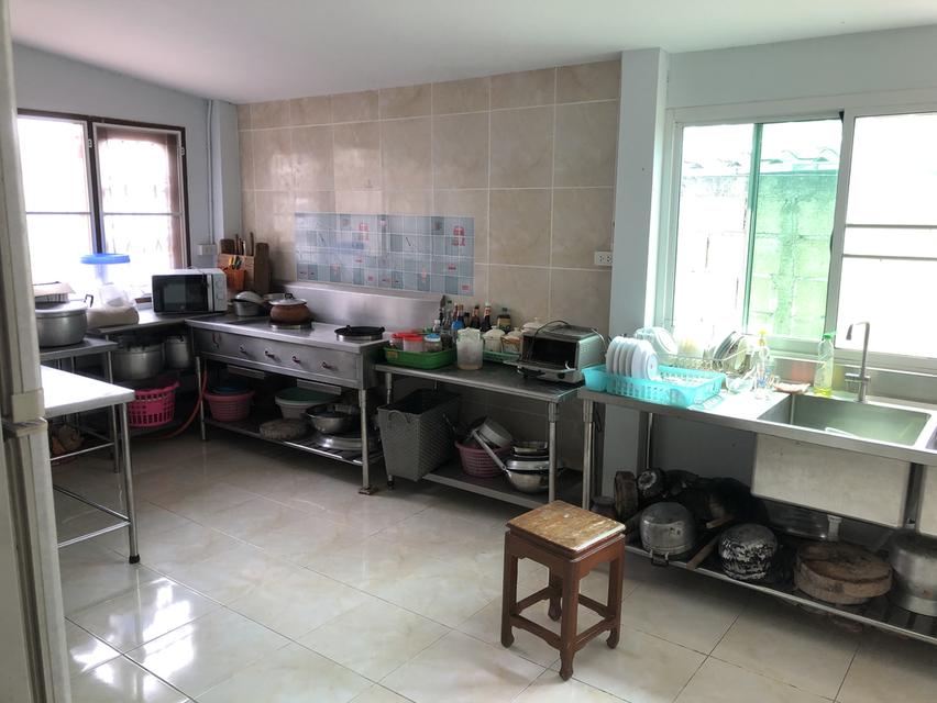 ขายบ้านเดี่ยว 2 ชั้น ครึ่งตึกครึ่งไม้ ติดถนนติดชุมชน ใจกลางเมือง ใกล้ตลาดตัวเมืองและกว๊านพะเยา ( เจ้าของขายเอง ) 8