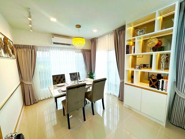 ให้เช่าบ้าน 2 ชั้น 4นอน BTS สำโรง 1.1 กม. หรูหราสไตล์อังกฤษ 38 ตร.วา.180 ตร.ม. 3 น้ำ เซนต์แอนดรูว์ส 2.4 กม. ทำเลสุขุมวิท 3