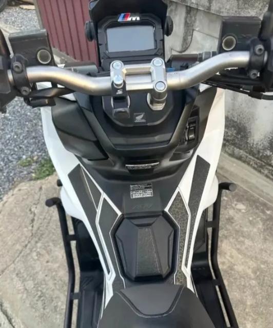 Honda ADV 150 ขาวดำ 3