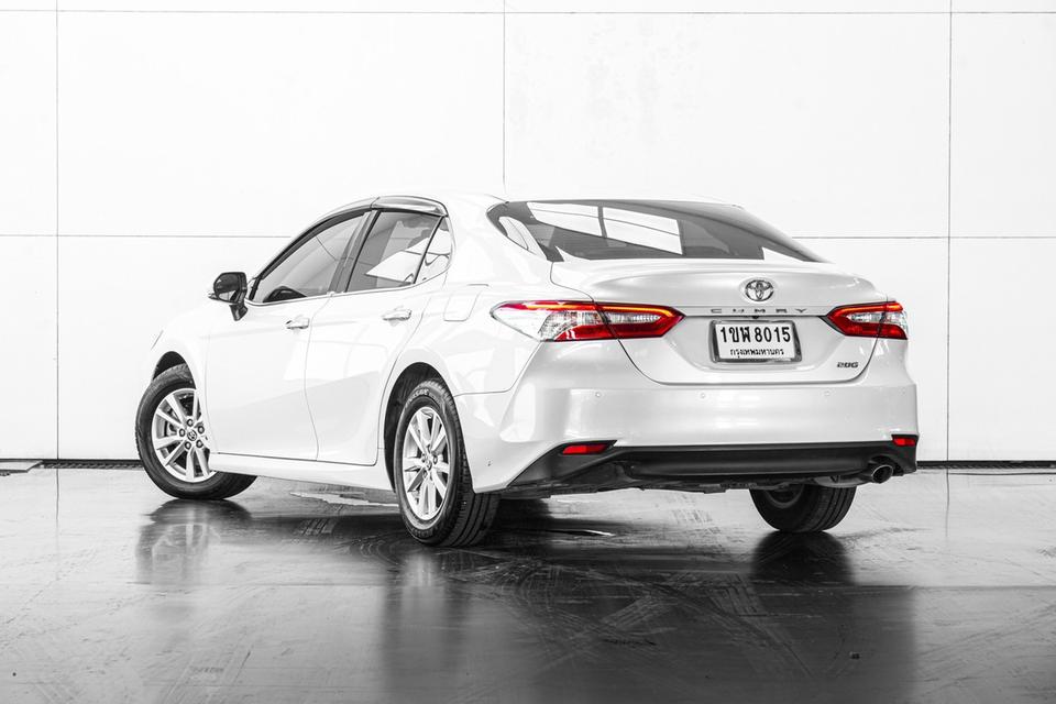 TOYOTA Camry 2.0 G  A/T สี ขาว ปี 2021 รูปที่ 2