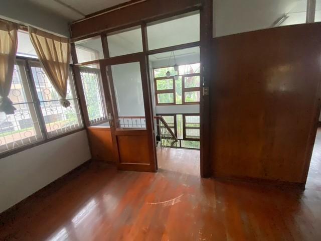 ให้เช่าบ้านเดี่ยวพร้อมที่ดิน สุขุมวิท 49 เพียง 350 เมตรจากโรงพยาบาลสมิติเวช 3