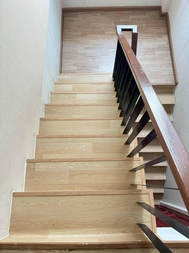 MTR107 ให้เช่าทาวน์โฮม 3.5 ชั้น The Attic Lite แจ้งวัฒนะ ซอยแจ้งวัฒนะ 24 อยู่หลังเซ็นทรัล แจ้งวัฒนะ เดินไป MRT ได้ ใกล้ทางด่วน 12
