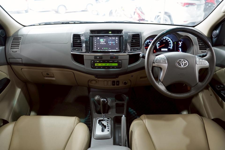 TOYOTA FORTUNER 3.0 V 4WD AT  (ปี 2011)  7