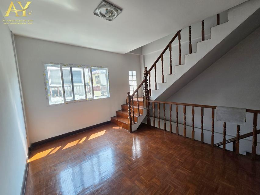 ขายตึก3.5ชั้น รีโนเวทแล้ว มบ.ศิรินเทพ9 ซ.มีสทีน ราษฎร์พัฒนา รามคำแหง2.5MB. 13