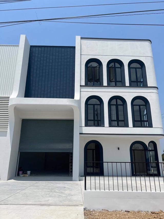 ขายที่ดินพร้อมสร้างโรงงาน โกดัง คลังสินค้าและโฮมออฟฟิศ ที่บางบัวทอง