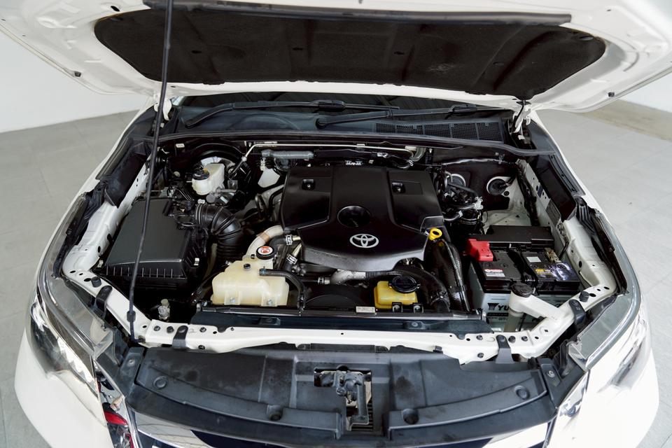 TOYOTA FORTUNER 2.4 V AT ปี 2017 จด 2018 12