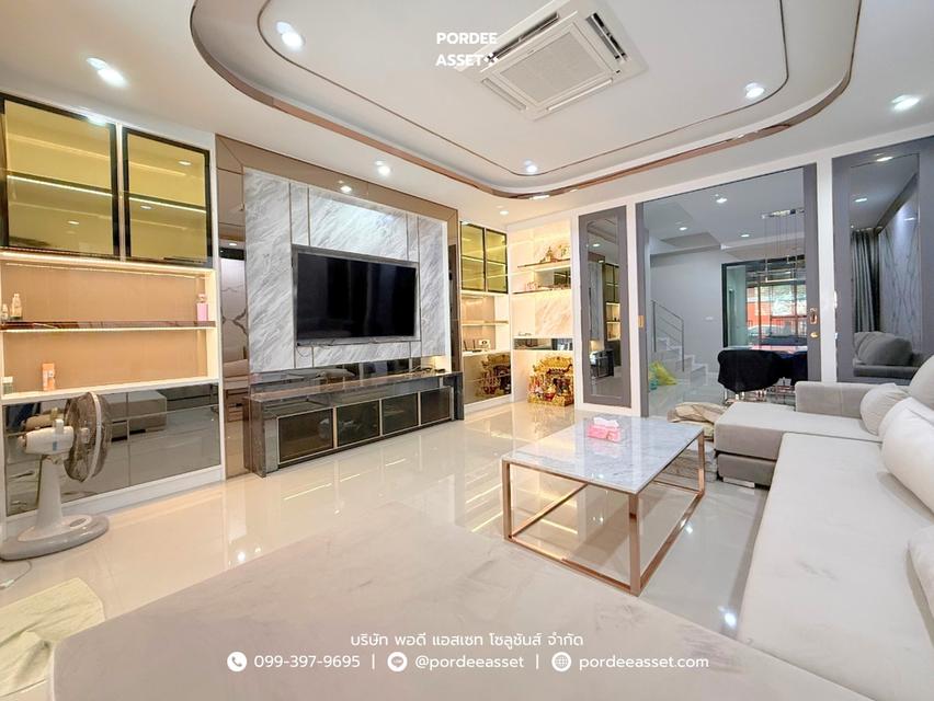 ขาย!! ทาวน์โฮม 3 ชั้น เอริช ทาวน์ ( ขนาด 25 ตร.ว.) ถนนทหารบก เมืองนครปฐม ใกล้เซ็นทรัลนครปฐม : Arich Town 3