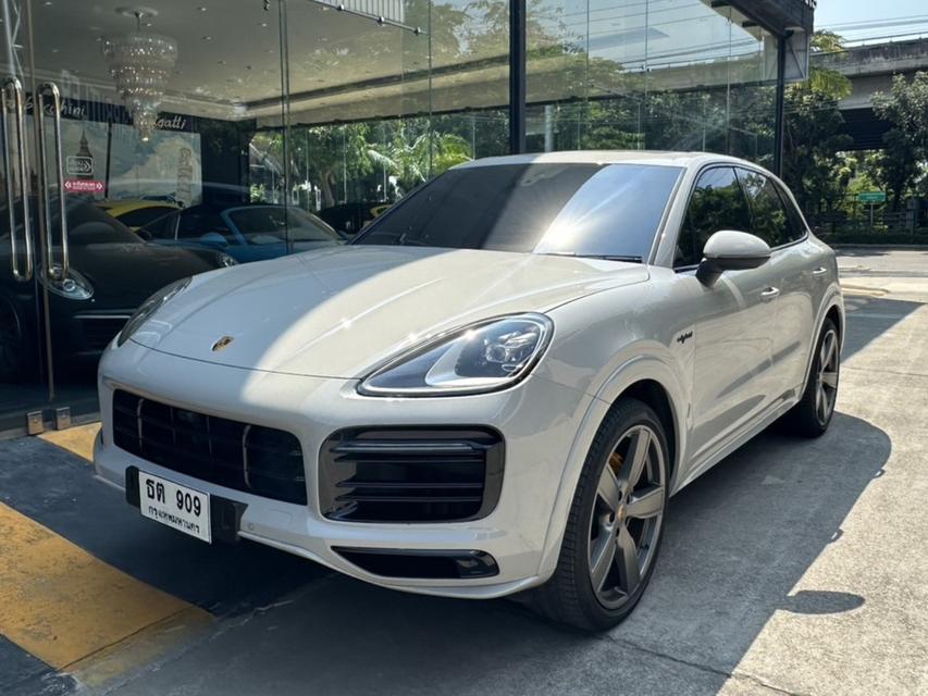 Porsche Cayenne 3.0 E-hybrid ปี 2023 สีพิเศษ crayon รถออก AAS ใช้งานน้อยมาก