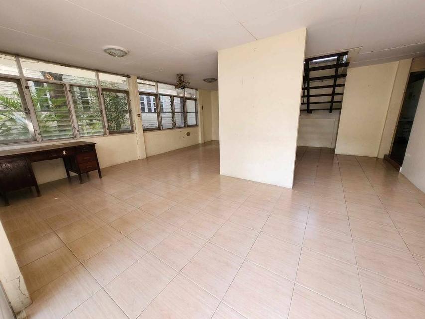 Big House for rent long term good location no Furniture on Sukhumvit 93 4