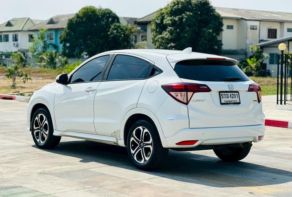 #HONDA HRV 1.8EL SUNRUFF TOP ปี2016 สีขาว เกียร์ออโต้ เครื่องเบนซิน  ราคา 409,000บาท 🌟ออกรถ5,000บาท🌟 ผ่อนนาน  84งวด  ผ่อน 8,008/72งวด  -ภายในเบาะหนั รูปที่ 5
