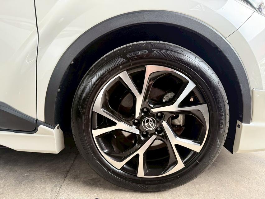 Toyota CHR 1.8Hybrid ปี19 19