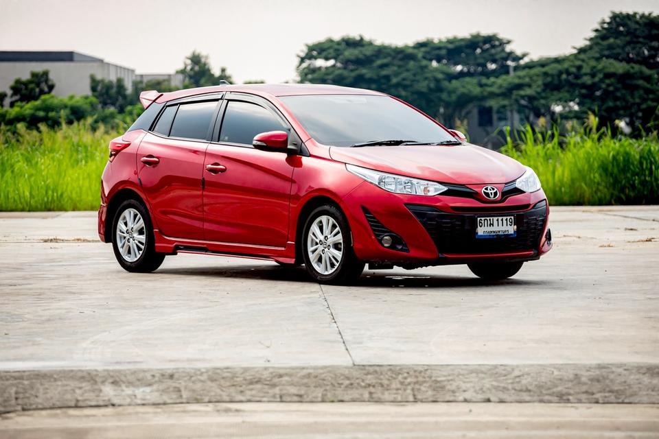 Toyota Yaris 1.2 Entry ปี 2018 สีแดง มือเดียวป้ายแดง  4
