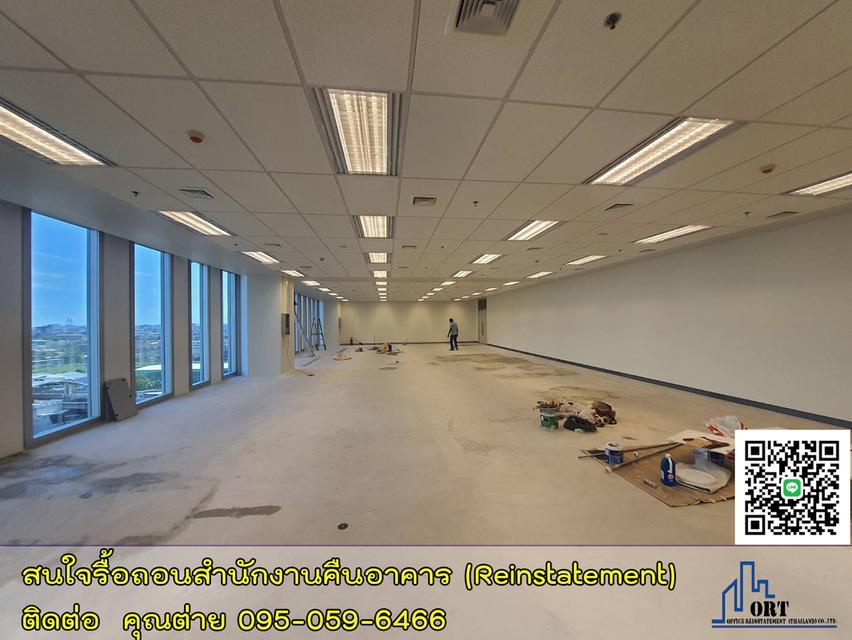 Reinstatement demolition contractor responsible for dismantling office spaces in order to return the premises to the landlord / รับรื้อถอนสำนักงาน  16