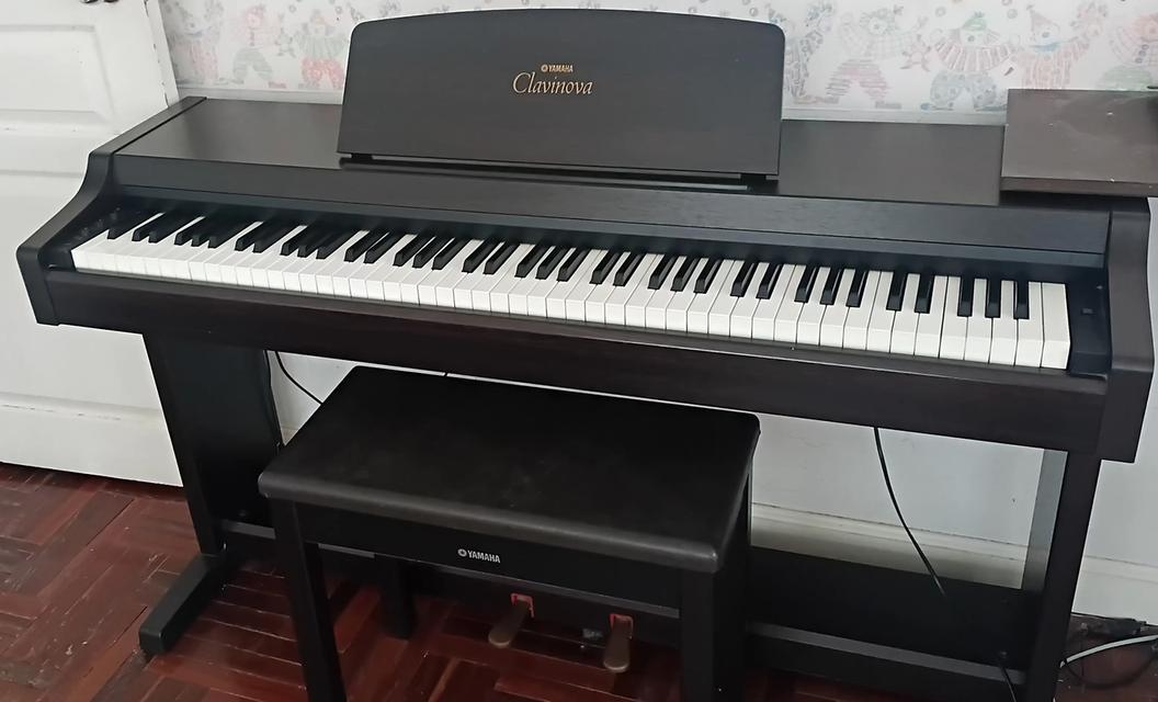เปียโนไฟฟ้า YAMAHA Clavinova