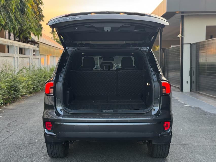 FORD EVEREST Y23 Wagon 4dr Titanium 7st Auto 2 WD 2.0DTTi (Bi-Turbo) 10sp สีเทาดำ 7