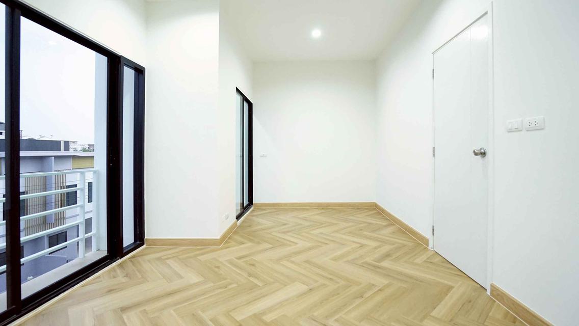 หมู่บ้านแอทไนซ์ วัชรพล-เทพรักษ์ ซ.วัชรพล 9 8