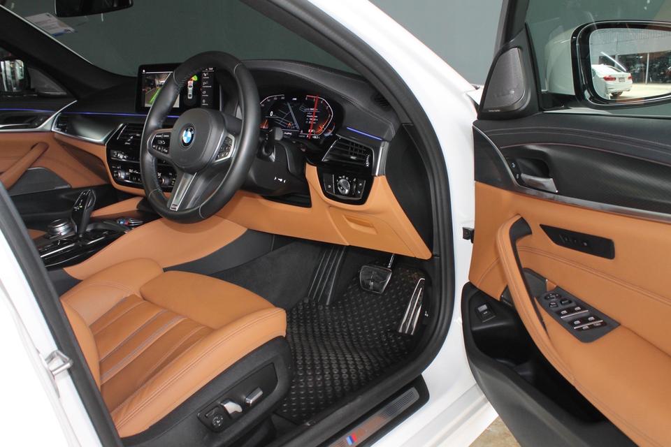 รหัสรถ BM2420 BMW 520d M-Sport LCI 2022 15