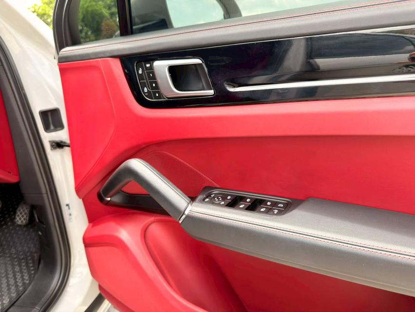 Cayenne 3.0 E-Hybrid Coupe 9