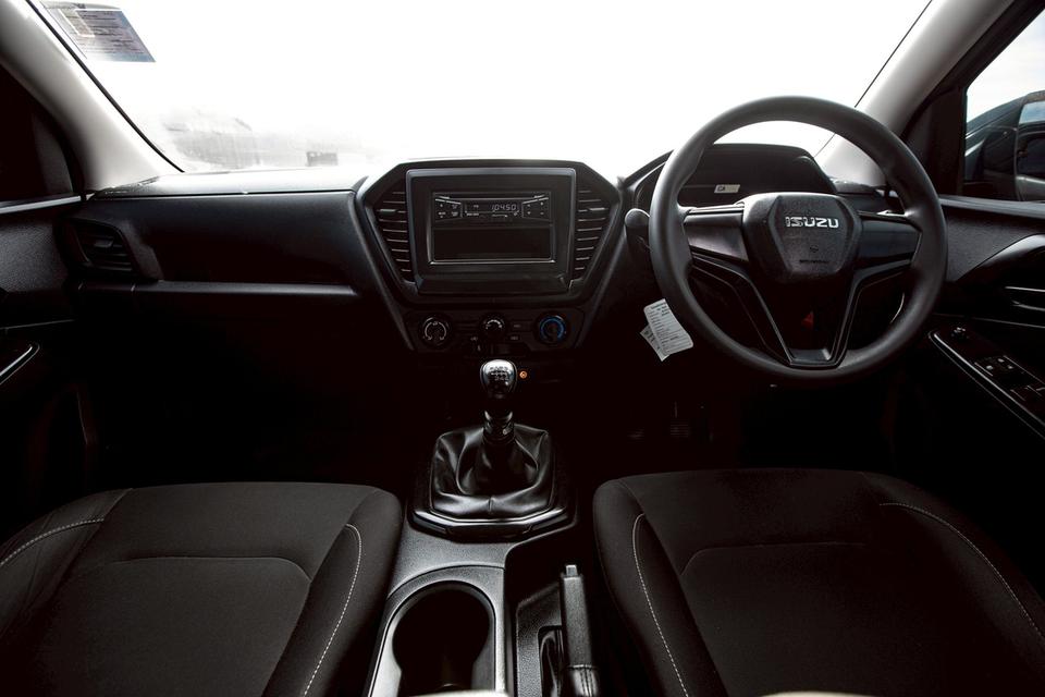ISUZU D-MAX SPACECAB 3.0Ddi S ปี 2022 สีเทา  14