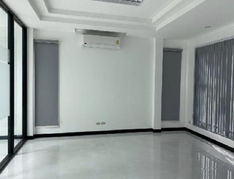 ให้เช่าอาคารสำนักงาน 4 ชั้น ซอยนวมินทร์ เข้าซอยไม่ลึก ใกล้แยกรามอินทรา กม.8 / พื้นที่ใช้สอย 350 ตารางเมตร 9