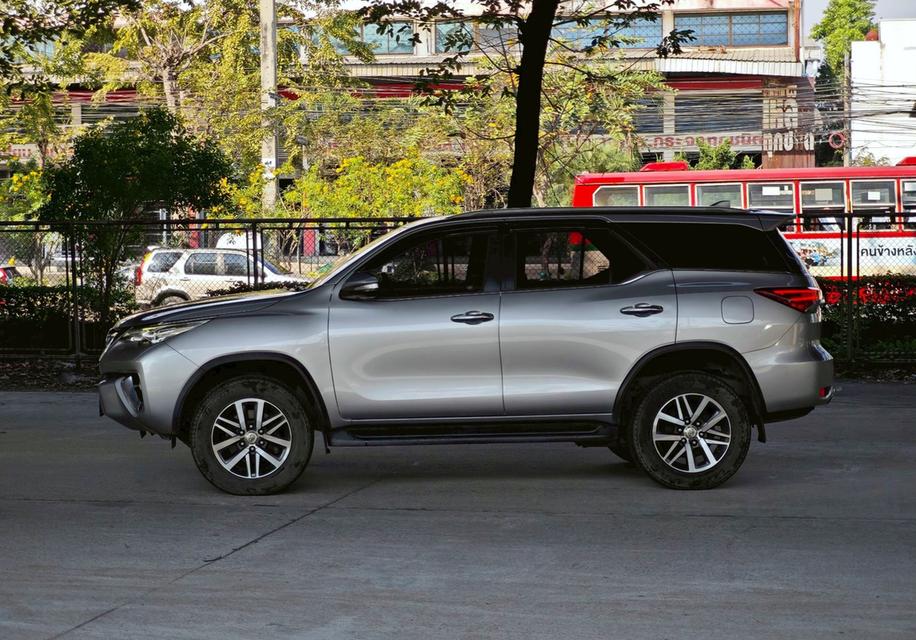 Toyota Fortuner 2.4V ปี 2016 รูปที่ 3