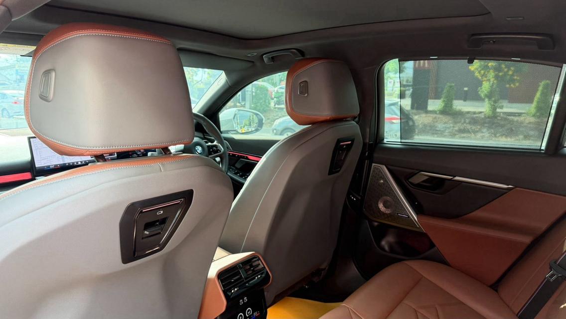BMW 530e M-SPORT PRO G60 2024 สีขาว รถสวยเหมือนใหม่ BSI Warranty เหลืออีกยาวๆ รูปที่ 6