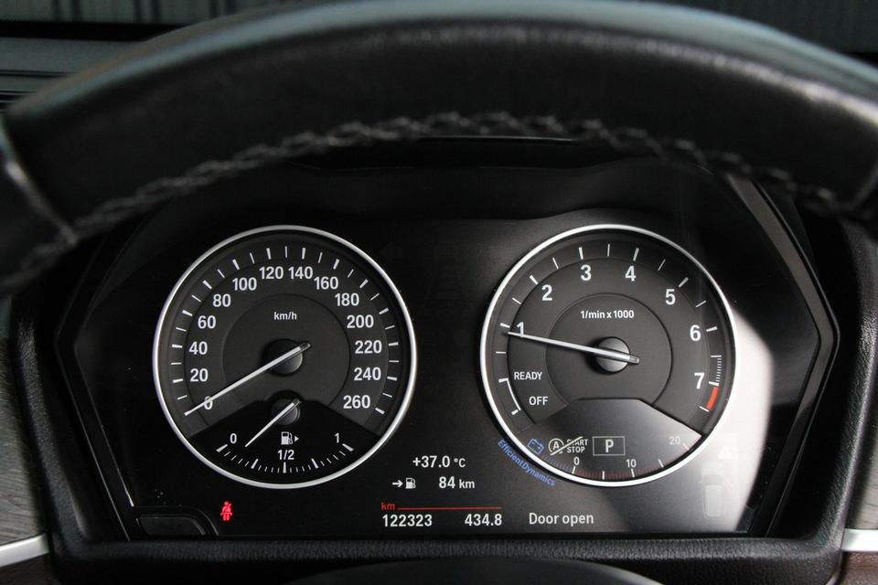 bmw X1 1.5 sDrive18i xLine ปีจดทะเบียน 2017  14