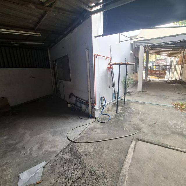 ขายหรือให้เช่าอาคารพาณิชย์ 4 ชั้น ติดถนนสุคนธสวัสดิ์ ราคาดีทำเลดีติดต่อผึ้งรติ โทร 061-941-9639 5