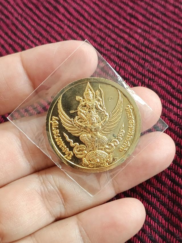 เหรียญรัชกาลที่ 5 หลังพระนารายณ์ทรงครุฑ กะไหล่ทอง ปี2536 วัดแหลมแค จ.ชลบุรี 5