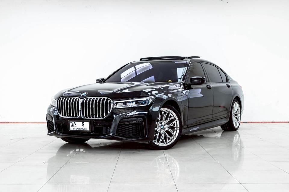 BMW 740LE xDRIVE PURE EXCELLENCE G12 AT 2017ซีดานหรู Plug-in Hybrid ไมล์ 177,xxx