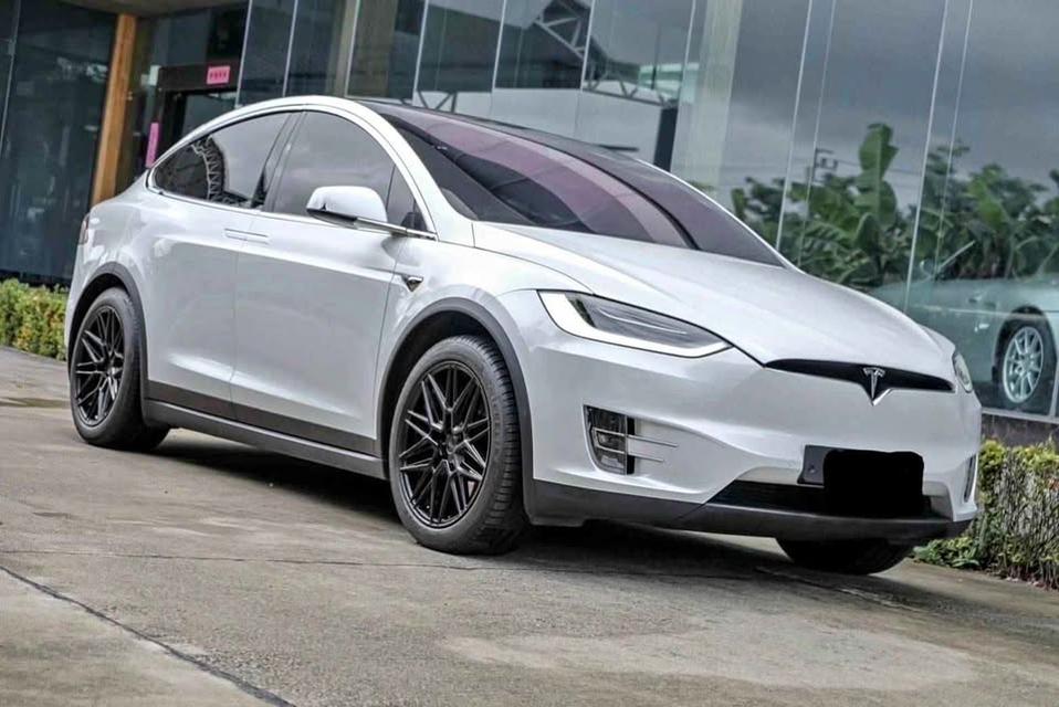 Tesla Model X SUV อัจฉริยะ รุ่นใหญ่ของเทสล่า 10