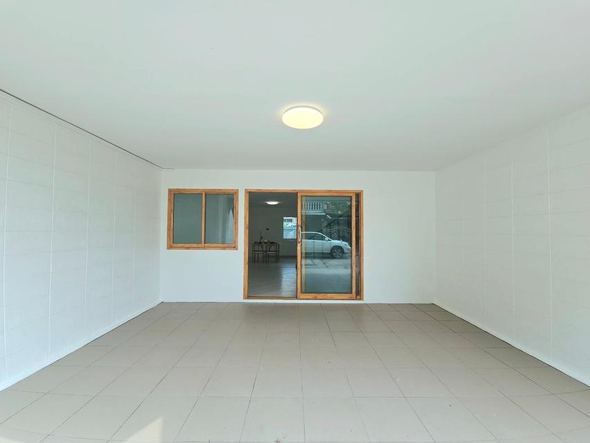 🏡✨ ให้เช่าด่วน! ทาวน์เฮ้าส์ 2 ชั้น รีโนเวทใหม่ทั้งหลัง ใกล้ MRT แยกนนทบุรี 1 เพียง 1 กม. ⚡️ 1